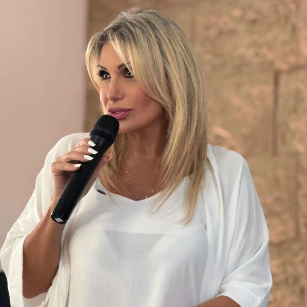 Nausica della Valle preaching